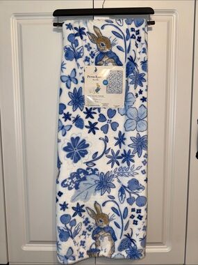 Peter Rabbit Soft Plush Throw